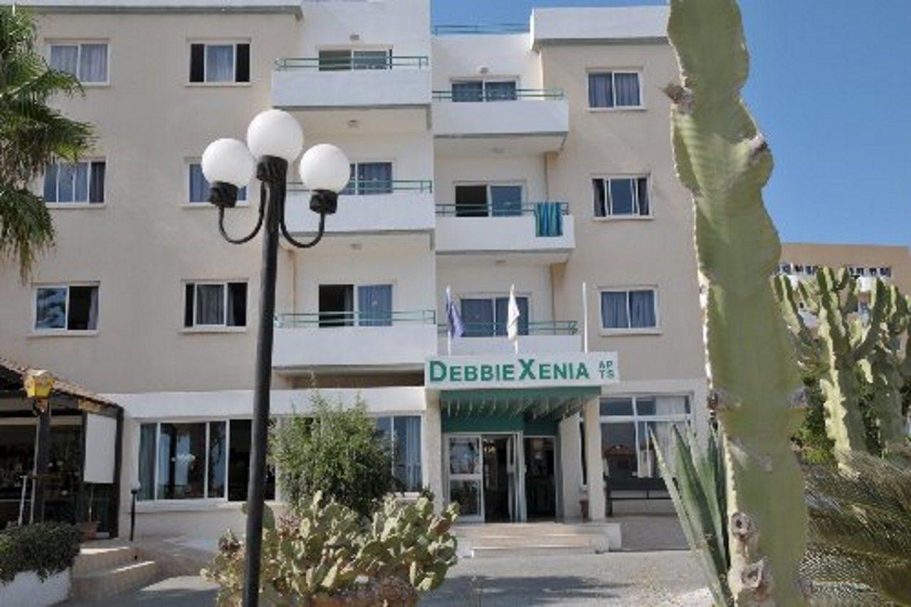 Debbiexenia Hotel Apartments Paralimni Exterior foto